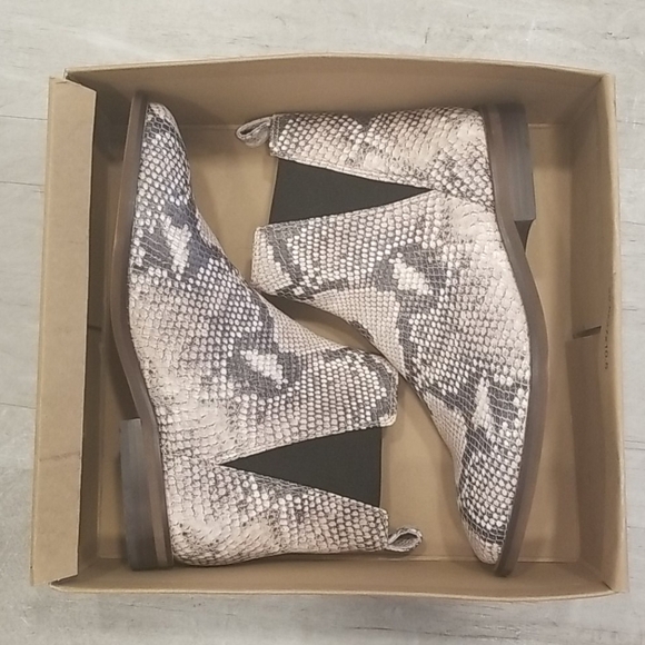 💕LUCKY BRAND💕 Jaime Snake Ankle Boots 8.5 NEW - Picture 11 of 15
